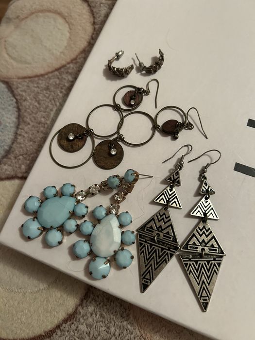 Продам серьги для пупка и другие..