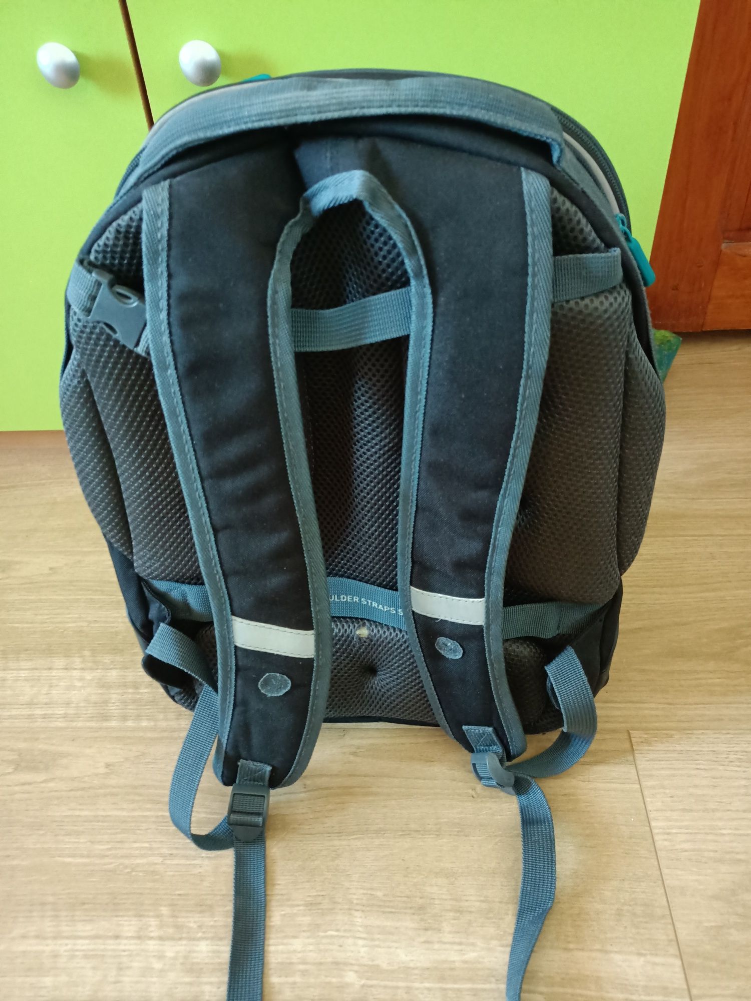 Ghiozdan Scolar, ergonomic, rezistent la apa, 42 x 30 x 20 cm