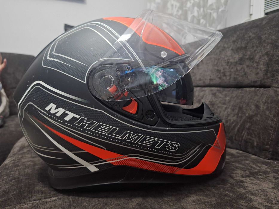 Каска за мотор - MT Helmet - Размер S