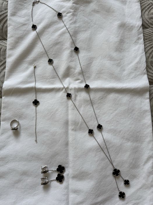 Продаю набор серебро ванклиф.