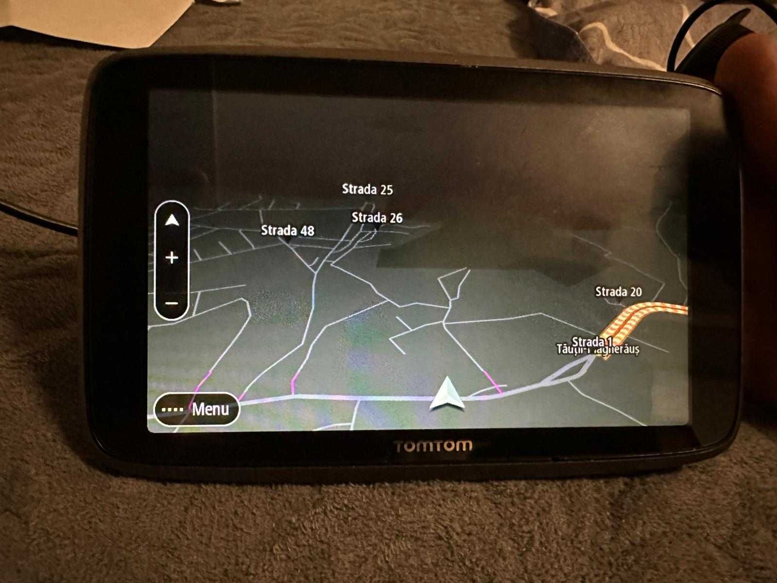 Vand GPS Tomtom ,aproape nou folosit 3 luni