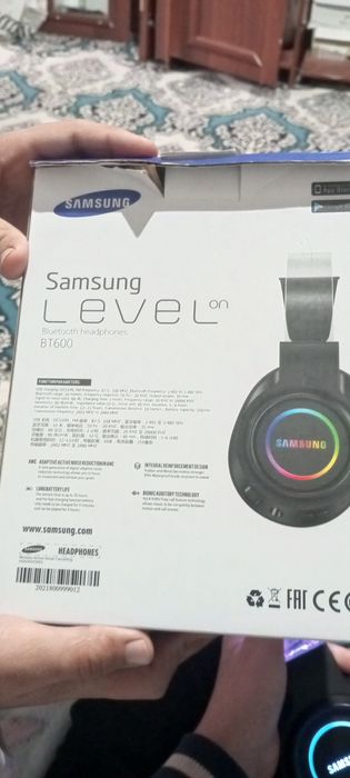 Продою Наушники оригинал самсунг