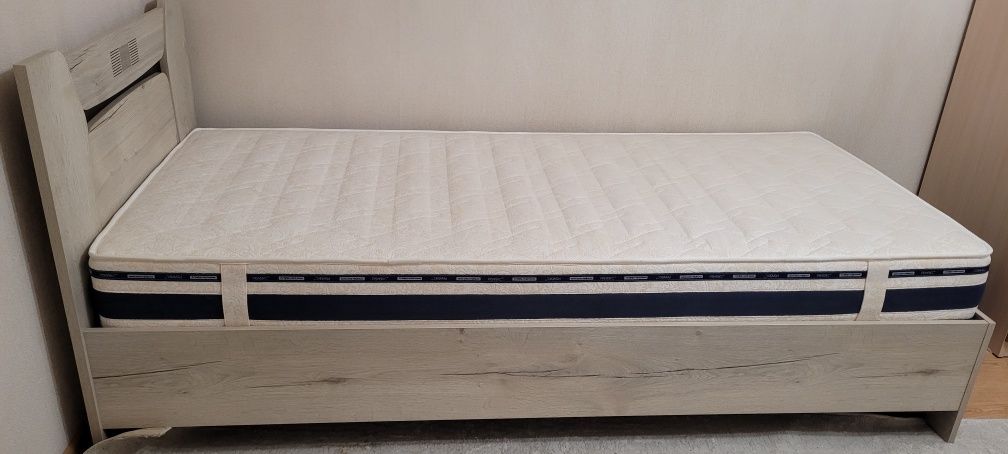 Продам новую деревянную кровать. Россия