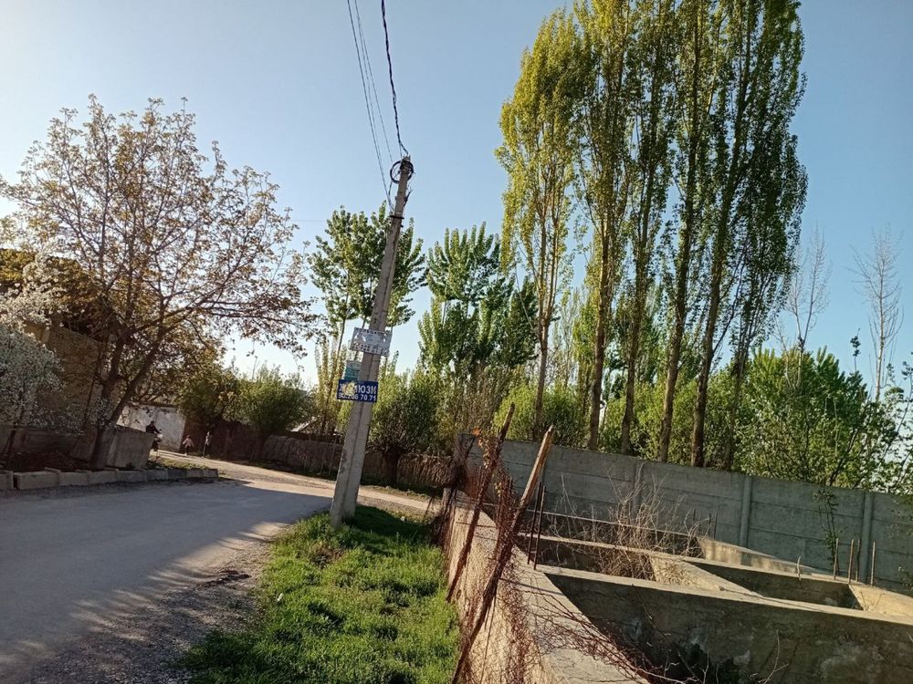 Uy sotiladi. 3 xona fundament. 6 so’tix