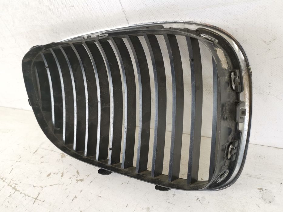 Решетка Радиатор Дясна Носач БМВ Серия 5 Е60/Е61 [фейслифт] [ - ] Ориг