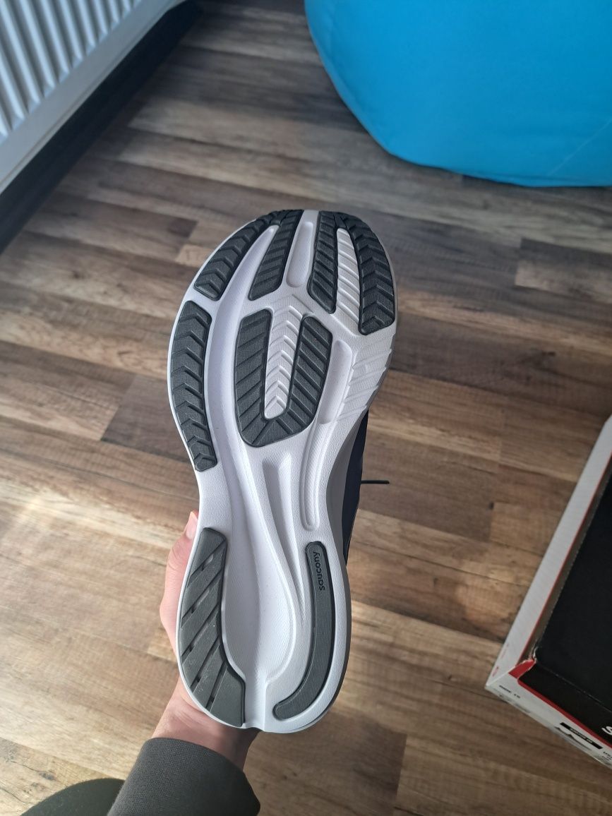 Мъжки обувки за бягане Saucony Ride 15