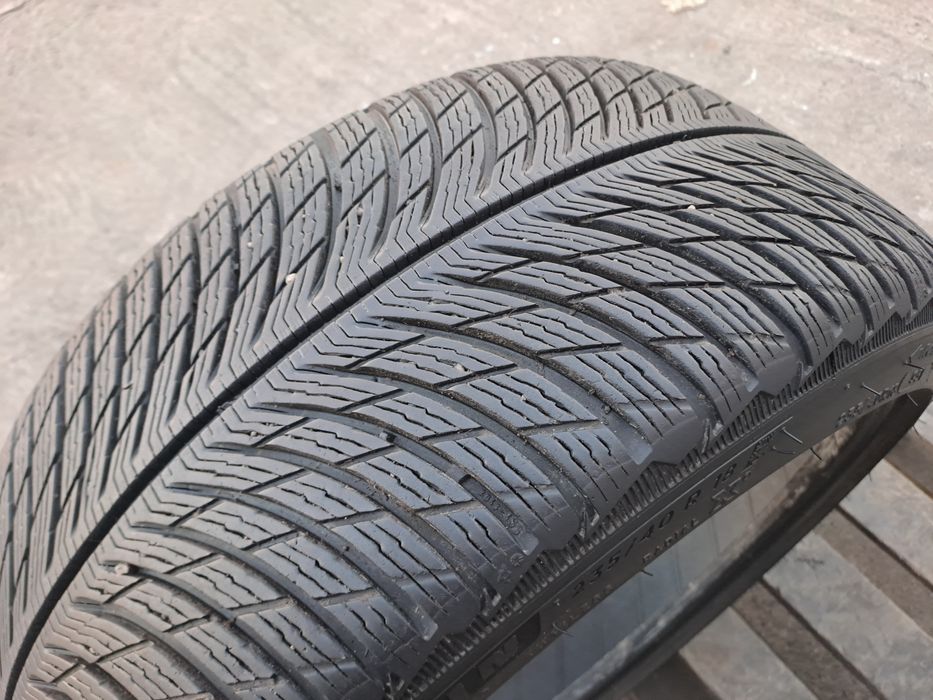 1бр. Зимна 235/40/18 Michelin