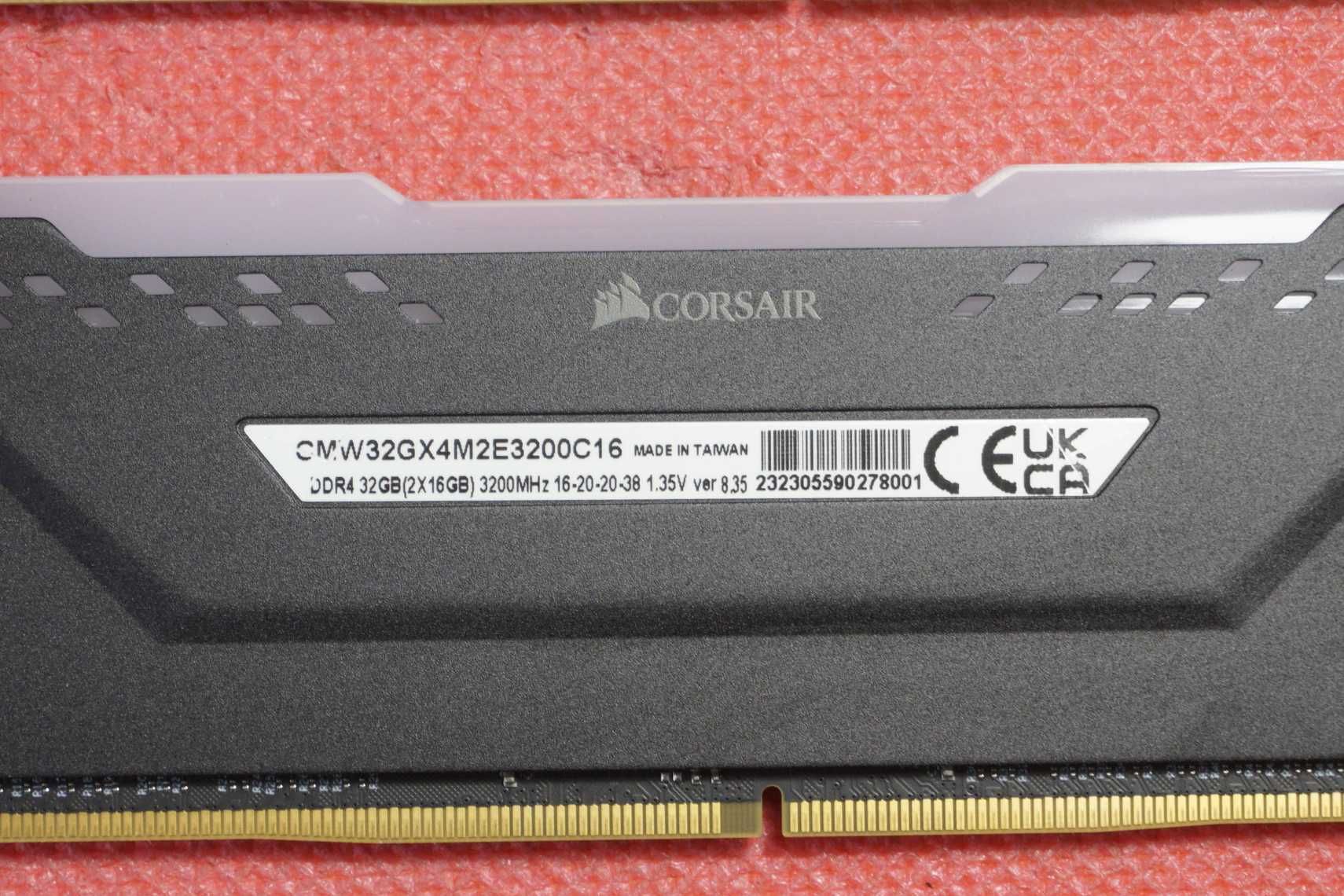32GB (2x16GB) DDR4 RAM Corsair Vengeance Pro RGB 3200 CL16 / вкл ДДС
