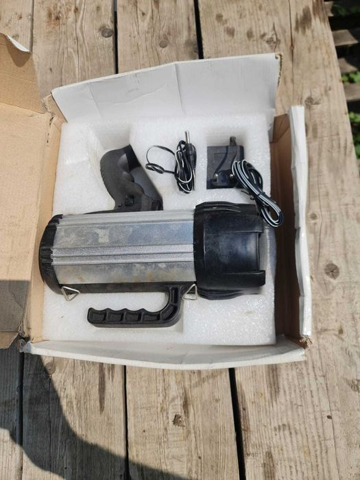 Lanterna HID Xenon LED 12v corp ALUMINIU. Putere mare camping pescuit