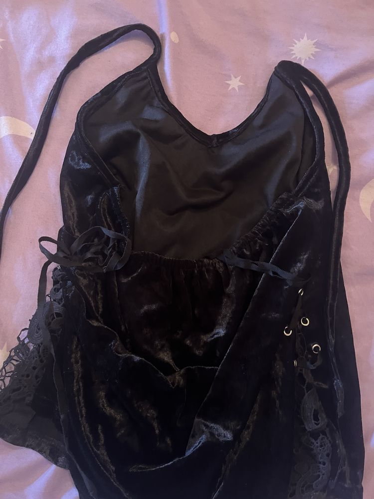 Топове на Bershka и други