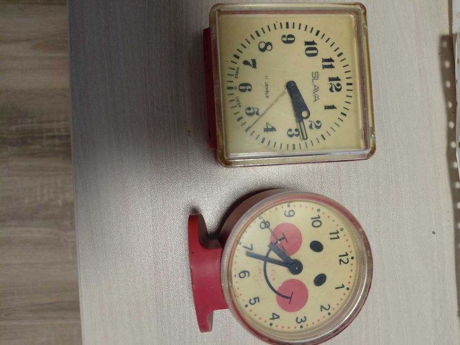 Запазени часовници будилници в добро състояние работещи