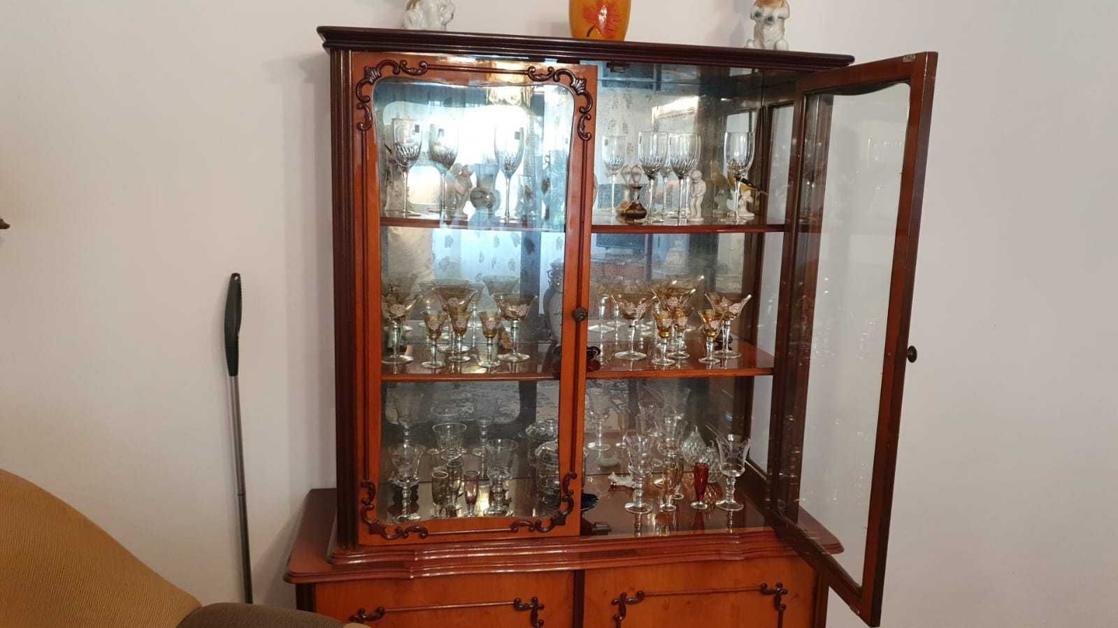 Mobila sufragerie anii 80 foarte bine intretinuta