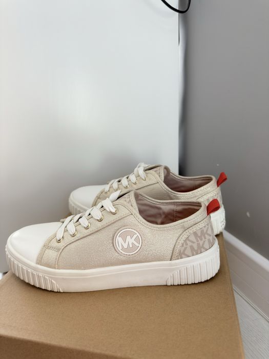 Маратонки на Michael Kors