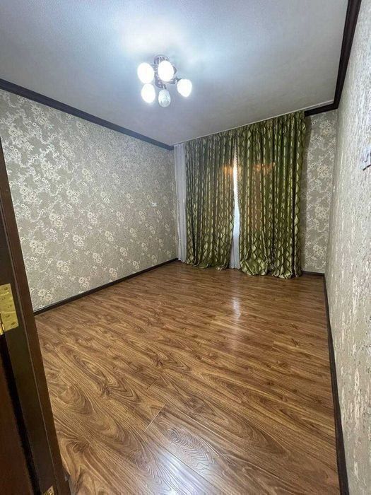 Срочно! 4/4/5 в Сергели 8! Квартира 92 м², дом панельный. Метро - 600м