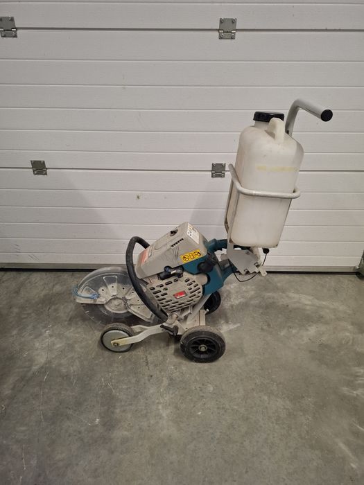 Petrosol, drujba beton/ciment Machita cu carucior