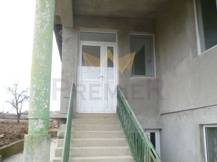 Продава се Къща в с. Партизани, Област Варна - 240 кв.м за 375 €/кв.м - Снимка #7