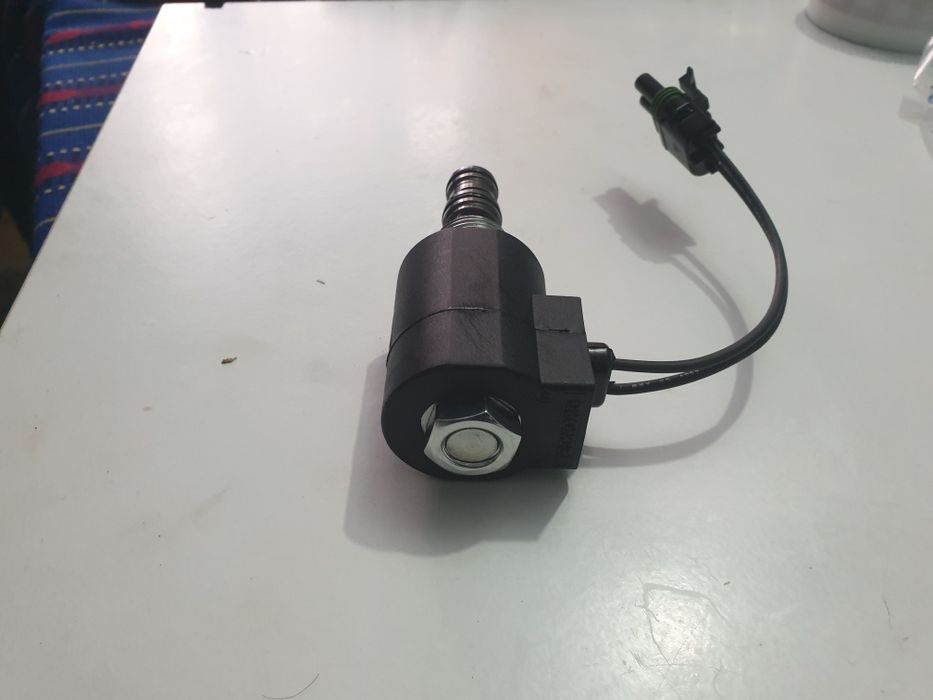 Electrovalava 4x4/ Solenoid - buldoexcavatoare Komatsu  , Case , Volvo