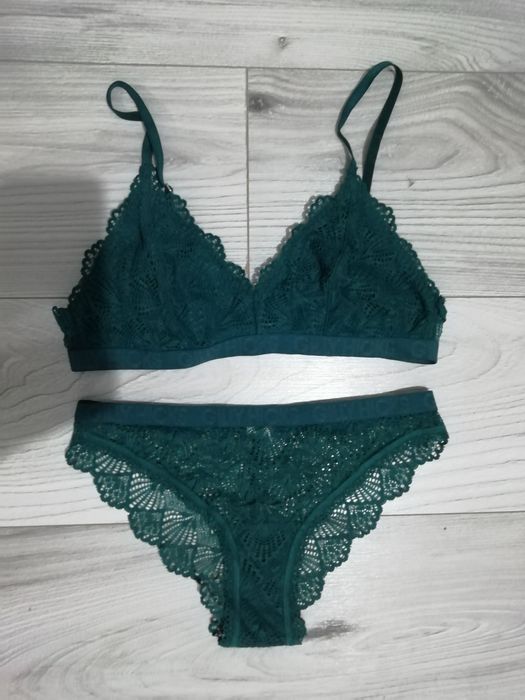 Set lenjerie verde din dantela sutien și chiloți Hollister