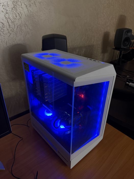 Intel i7, 32 gb, ssd 1tb, 750 watt 80 plus platinum , 980ti 6Gb
