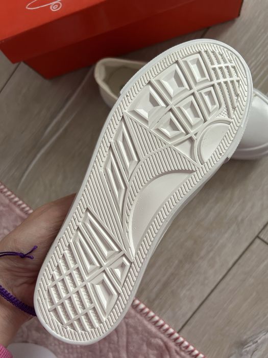 Детски бели кецове К&К