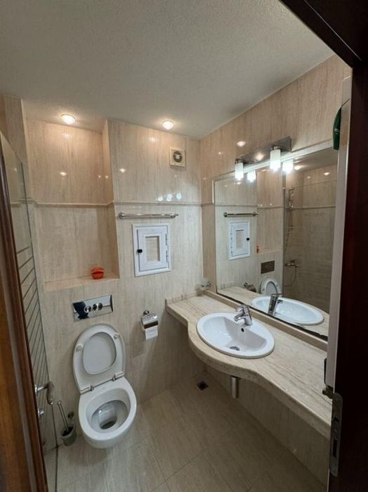 Дава се под наем Тристаен апартамент в София, Център - 100 кв.м за 750 € - Снимка #7