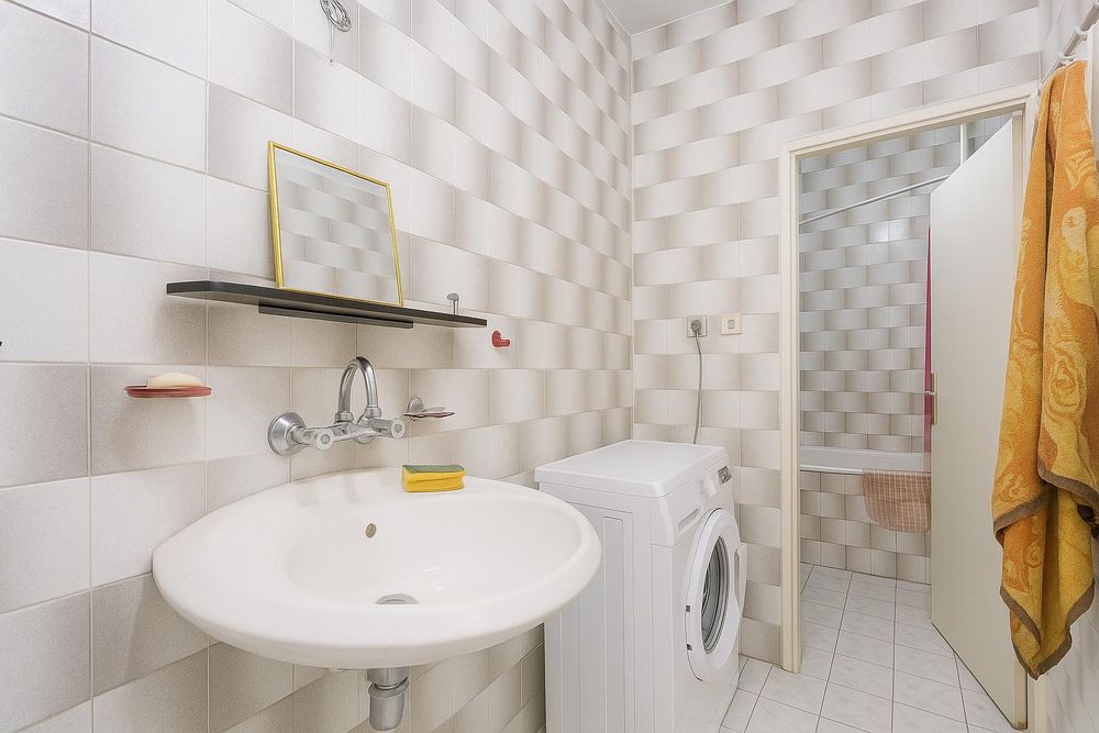 Двустаен апартамент под наем в Център