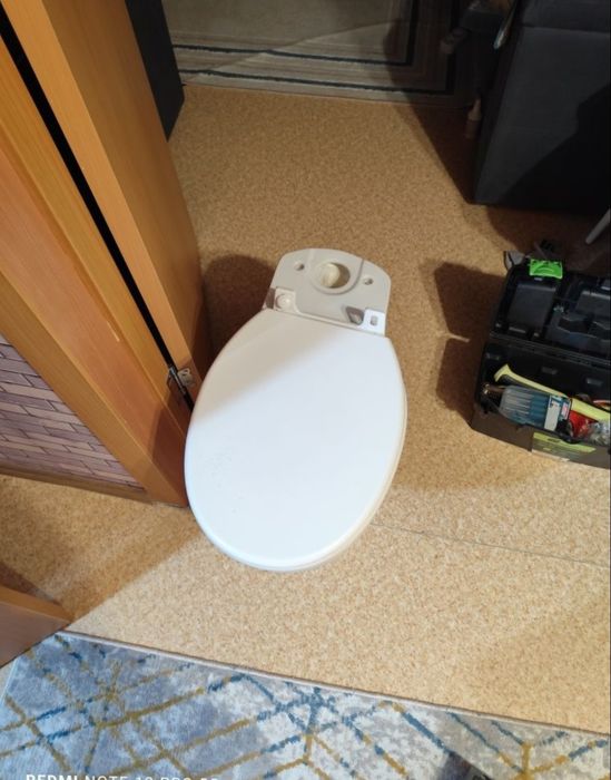 Отдам даром унитаз