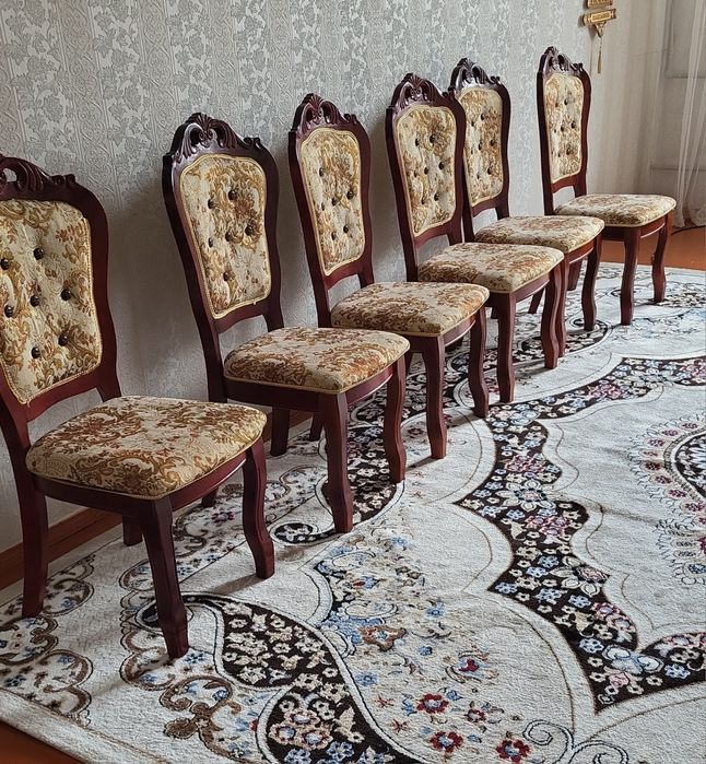 Срочно продается качественный стулья.  стулья