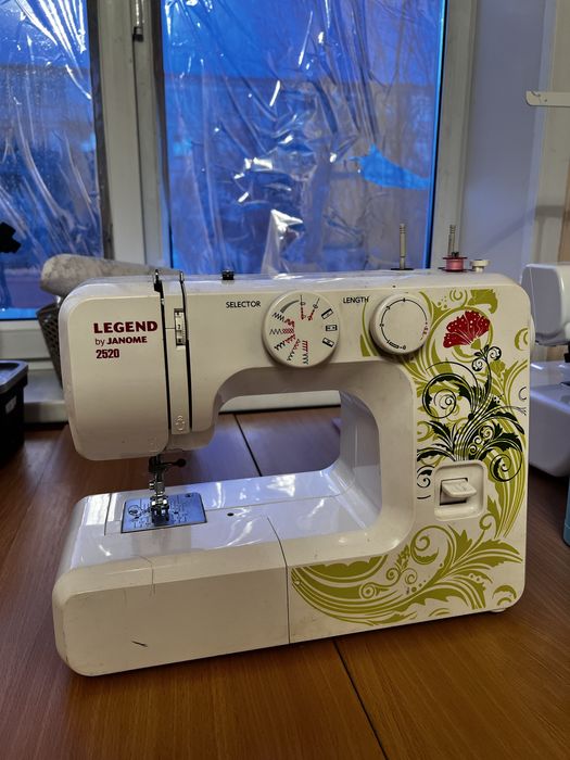 Продам швейную машинку JANOME