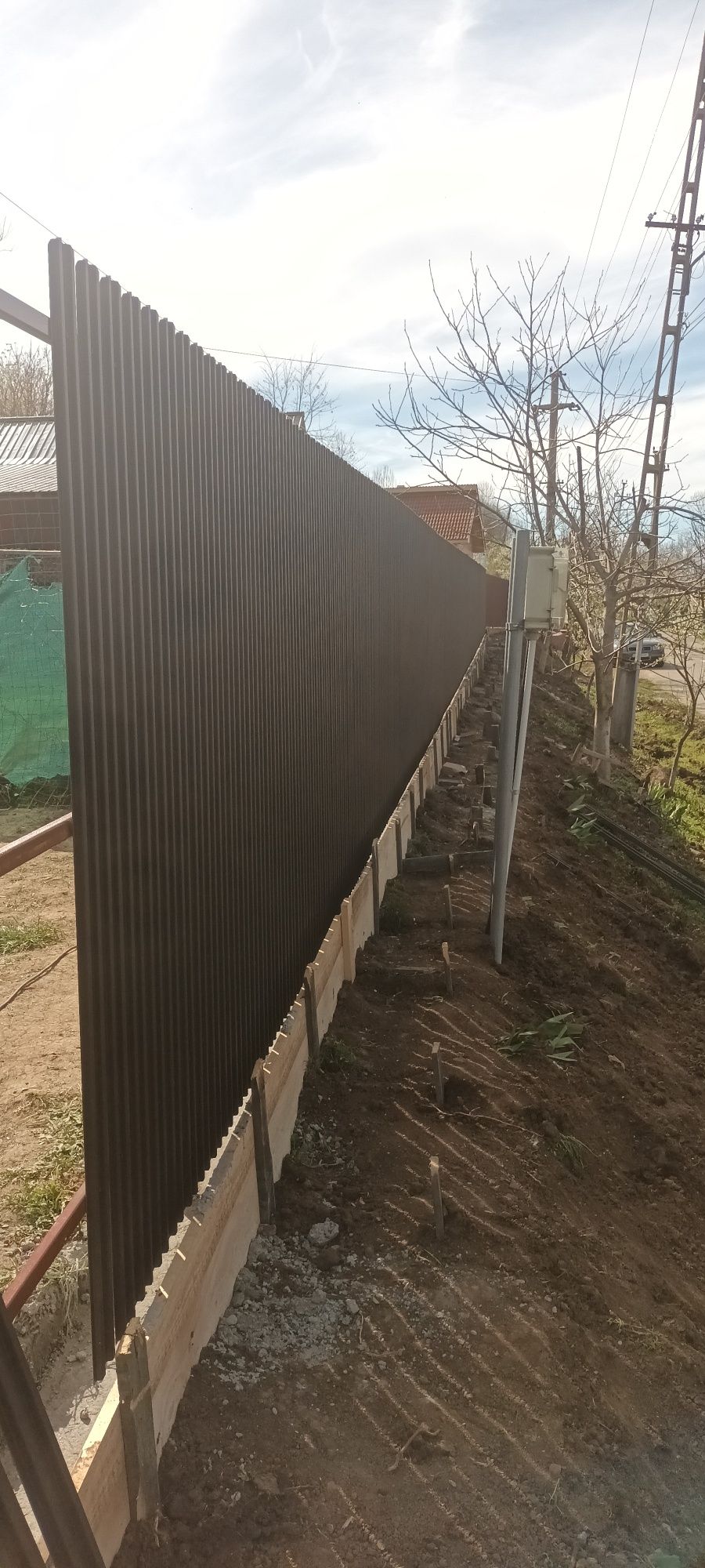 Executam garduri si porti ori ce model dorește clientul