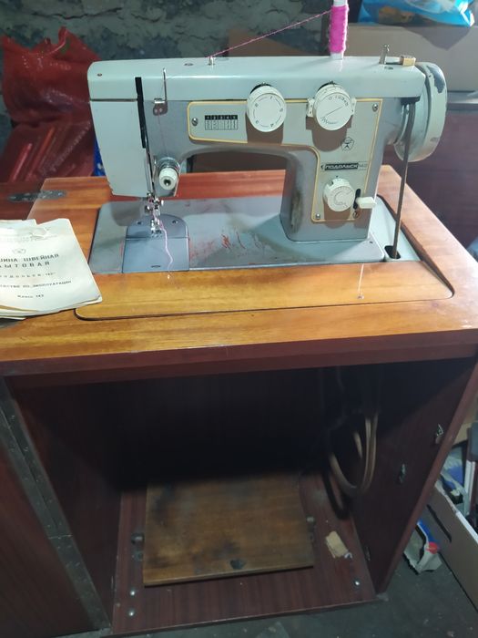 Машинка щвейная ножная