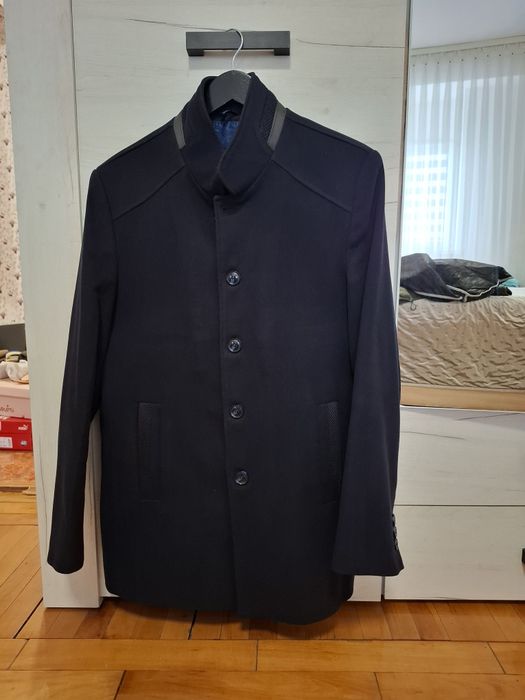 Palton barbati nepurtat