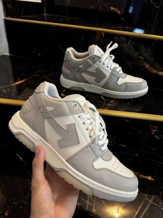 Off white out of office 44