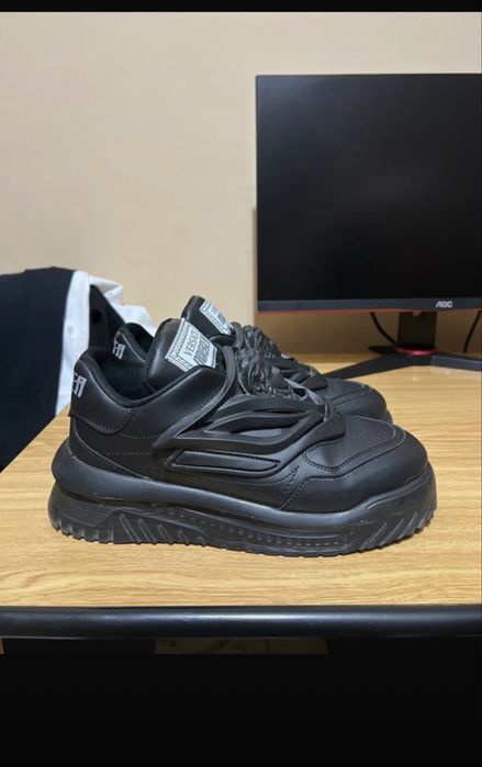 vand versace odiseea(marimea 41)