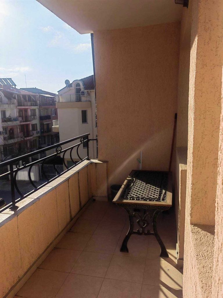 Продава се Тристаен апартамент в Несебър - 93 кв.м за 1081 €/кв.м - Снимка #8