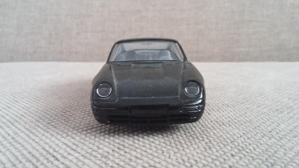 Vand macheta Porsche 911 scara 1/43 producător Bburago