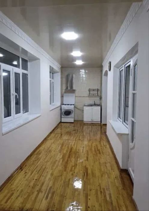 Юнусабад 19 4/1/5 дом расположен вдоль дороги
