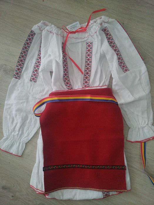 Costum popular pentru fete
