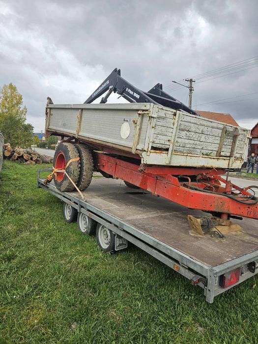 Vând remorca basculabila pe 3 părți și plug