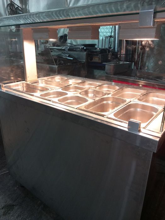 Vând vitrine frigorifice reci