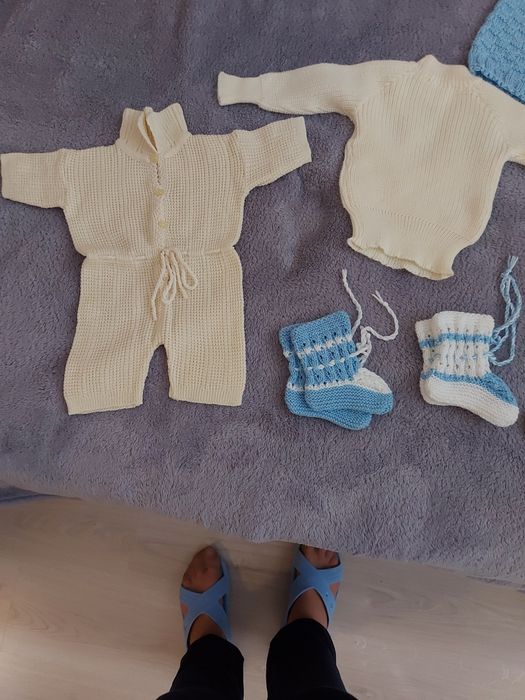 Бебешки жилетки и терличета нови