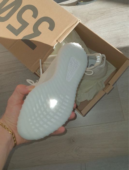 Vand yeezy os marimea 40 nepurtati doar probati
