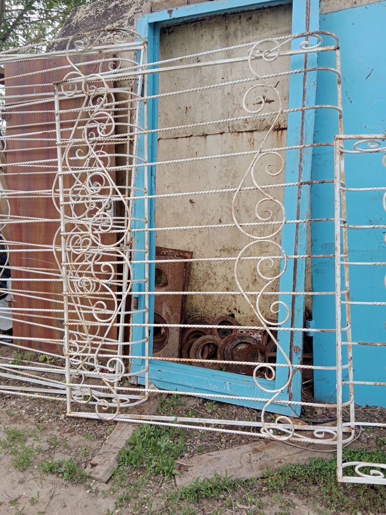 Срочно продам ворота для гаража. двухтавр и други мног