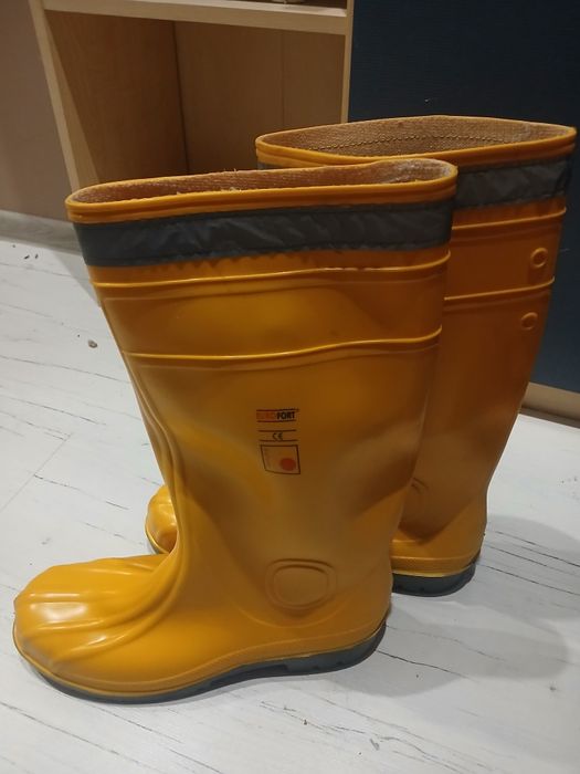 Нови, Гумени ботуши, с метално бомбе, номер 46