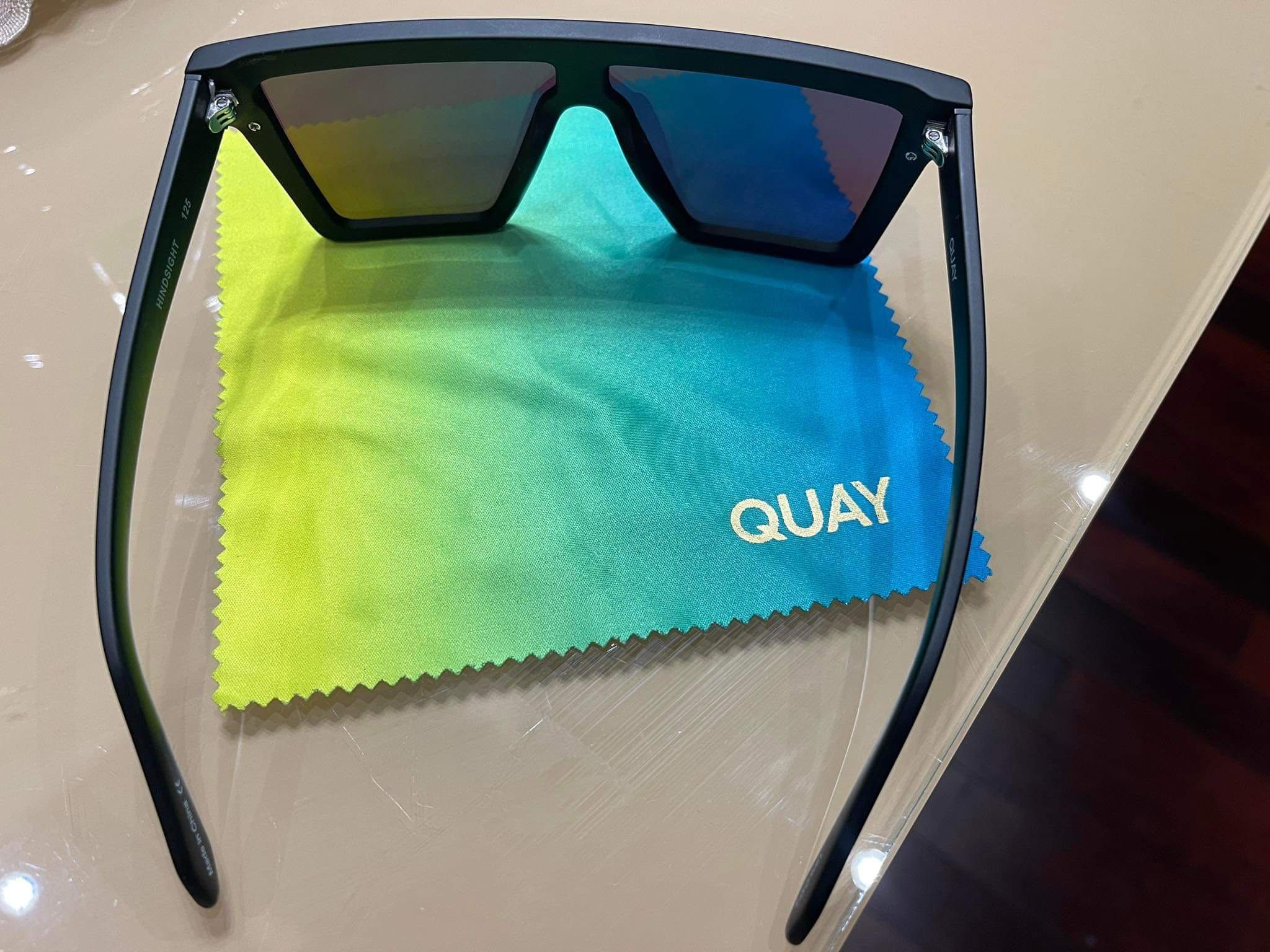 Слънчеви очила QUAY