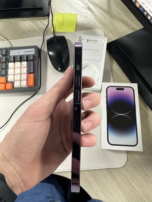 продается Iphone 14 pro