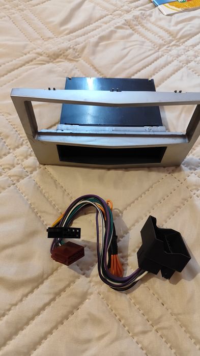 Преходна рамка от двоен към единичен дин комплект за Astra H, Zafira B