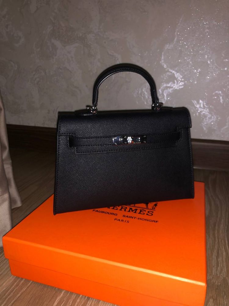 Сумка Hermes в отличном состоянии в коробке