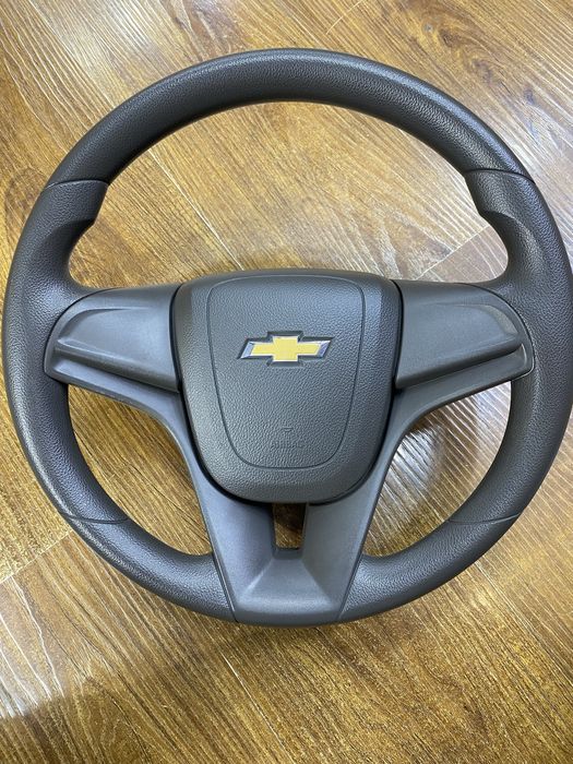 Продам руль от кобальт