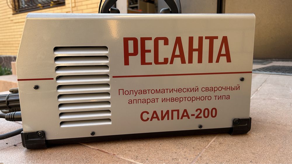 Сварочный аппарат инверторный “Ресанта САИПА-220 65/10”